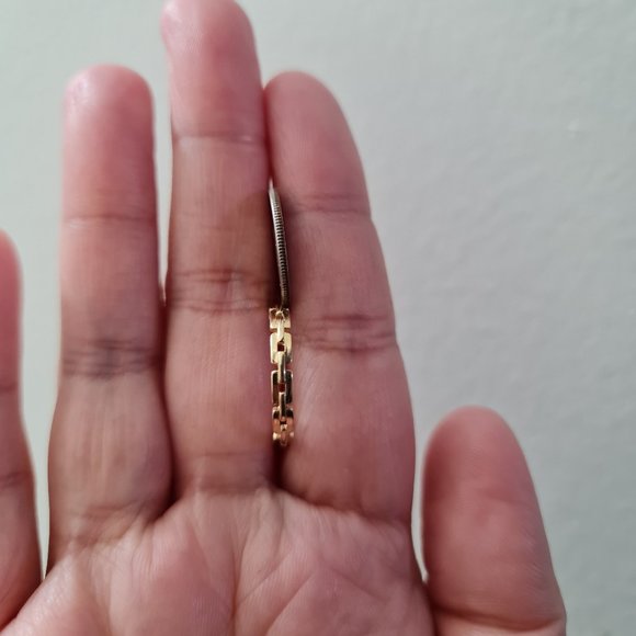 Gold ring - Picture 14 of 16